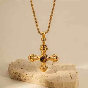 18K Gold Elegant Gold Cross Pendant Necklace